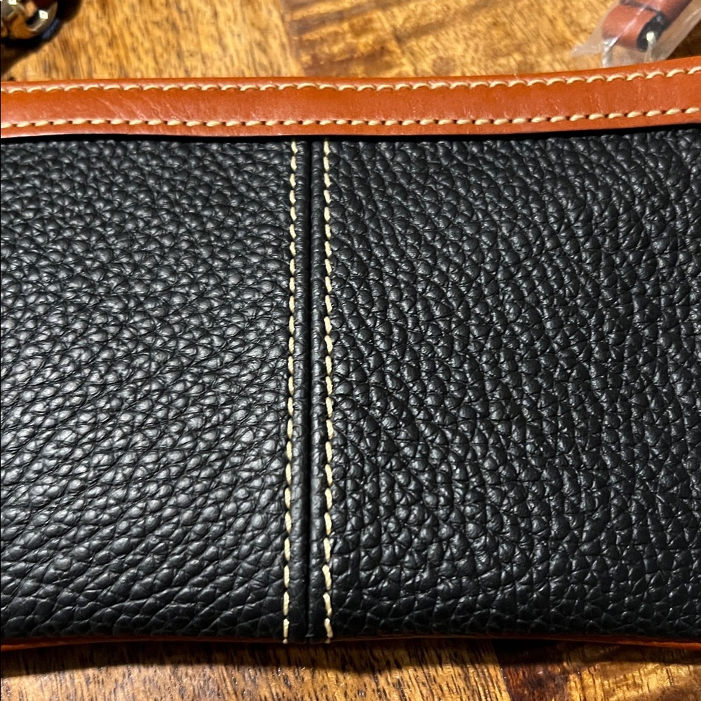 Dooney & Bourke Black Wristlet Pebble Grain Leather - Picture 10 of 16